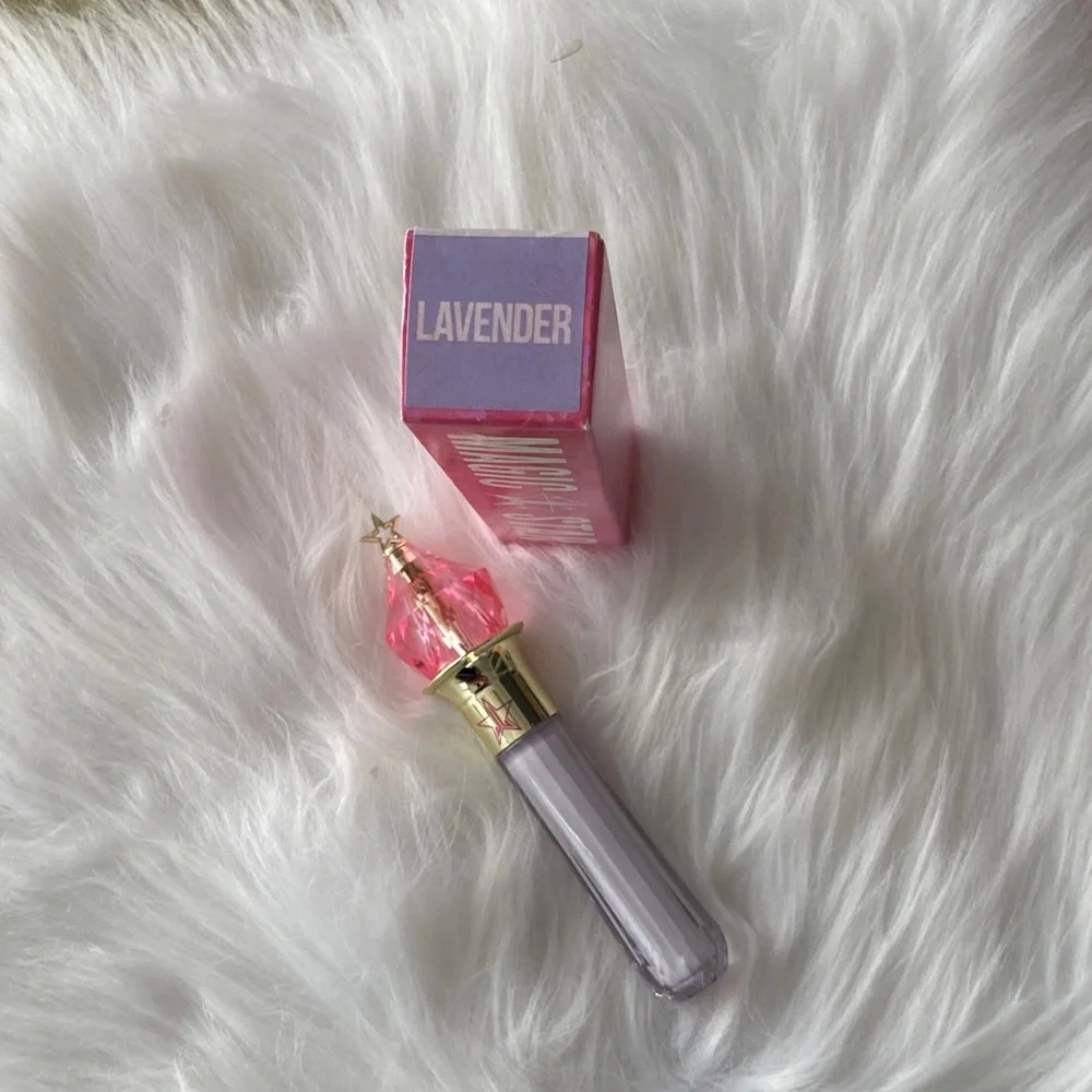 Jeffery star Women Makeup Concealer - New in box / lavender